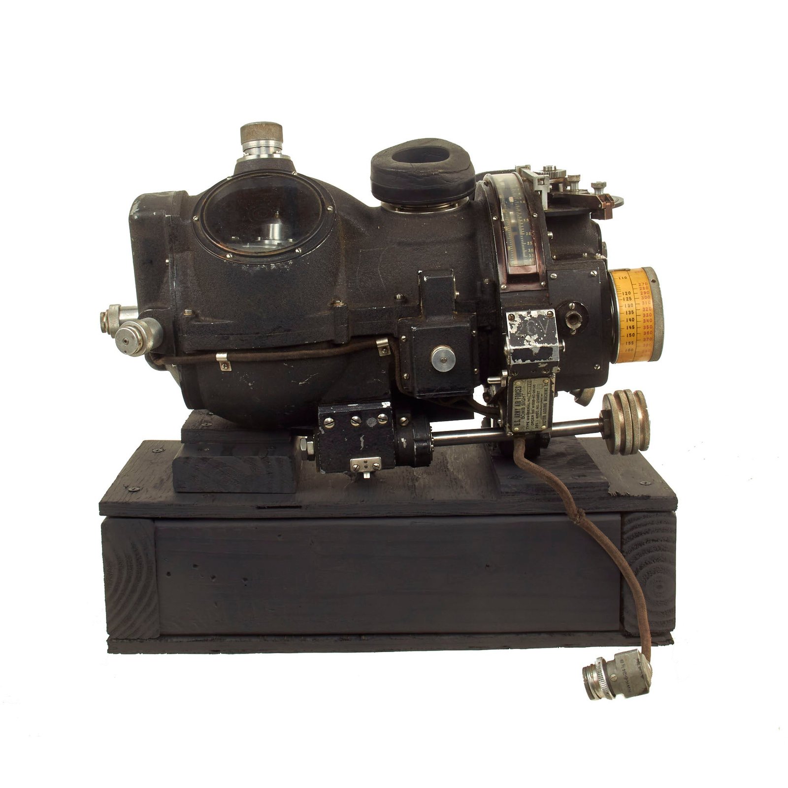 Buy Original WWII U.S. Army Air Forces Norden Bomb Sight Model M-9B by Victor Adding Machine Co. with Display Base | Original Firearms Antique For Sale