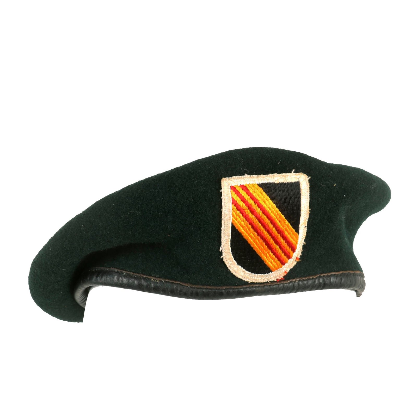 Buy Original U.S. Vietnam War 5th Special Forces Group SFG Airborne Green Beret with Flash - Size 6 3/4 | Original Firearms Antique For Sale