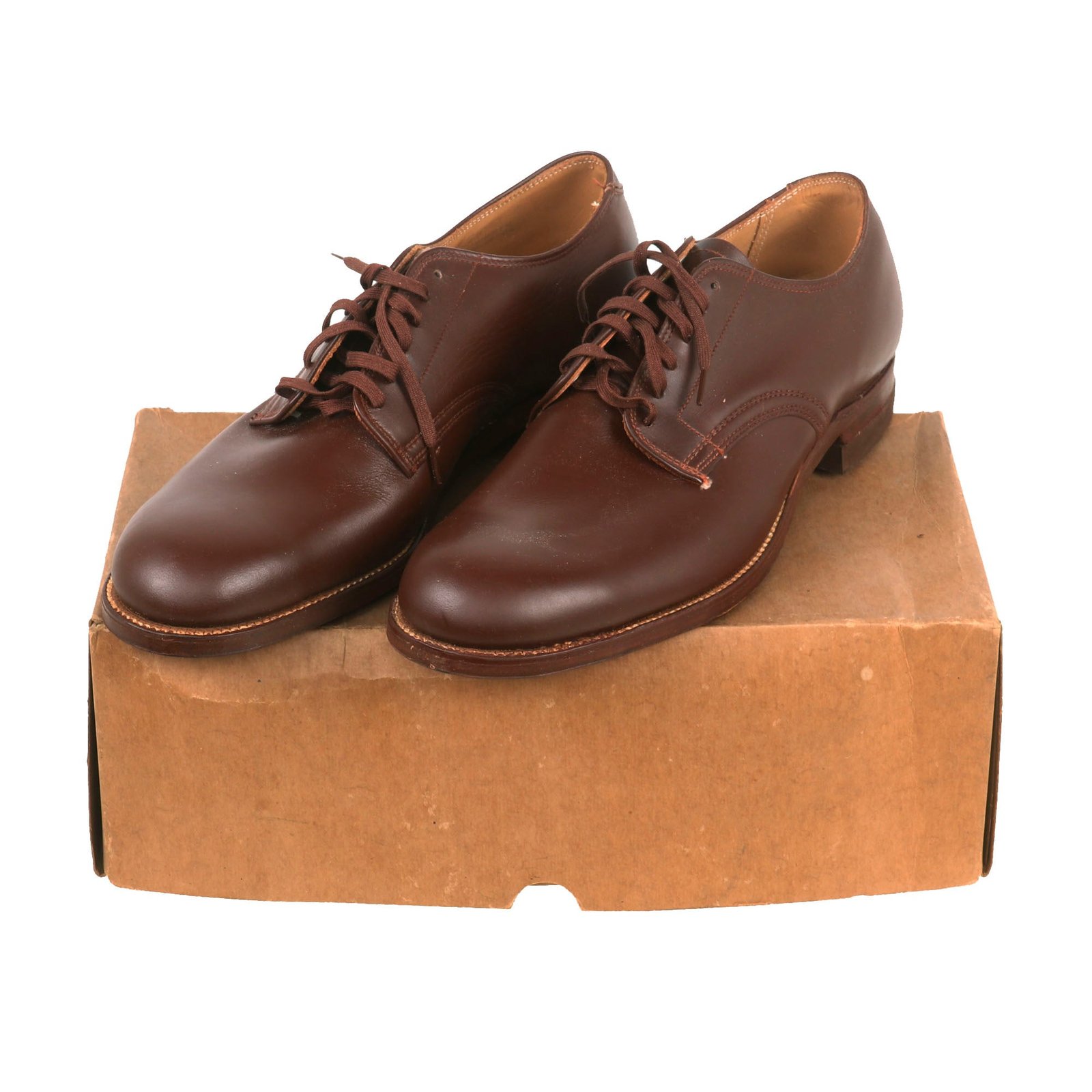 Buy Original U.S. WWII Pair of Army Officer’s Dress Shoes in Original Box - Size 8½C | Original Firearms Antique For Sale