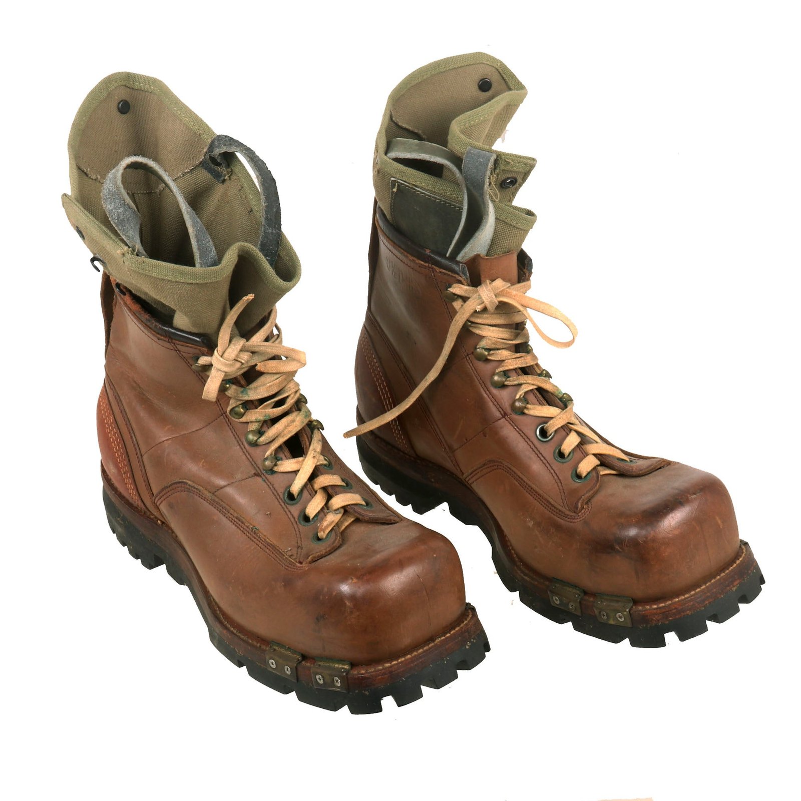 Buy Original U.S. WWII Army Size 8½ D Ski Mountain Boots by A. Sandler Co. - Dated 1943 with Gaiters | Original Firearms Antique For Sale