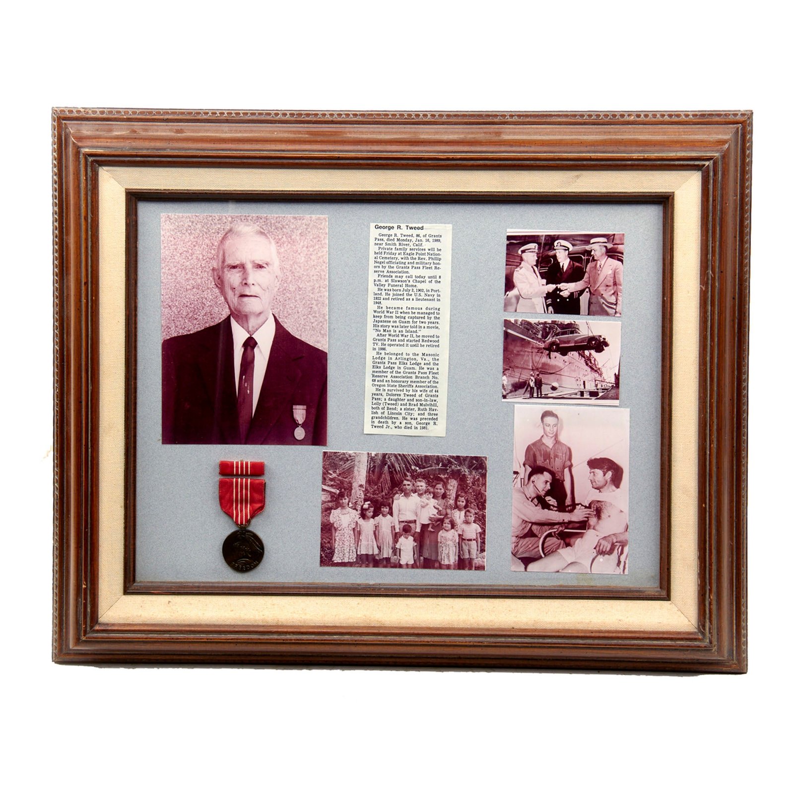 Buy Original U.S. WWII Framed Medal of Freedom of George Tweed - Inspiration for “No Man is an Island” - 17 x 21” | Original Firearms Antique For Sale
