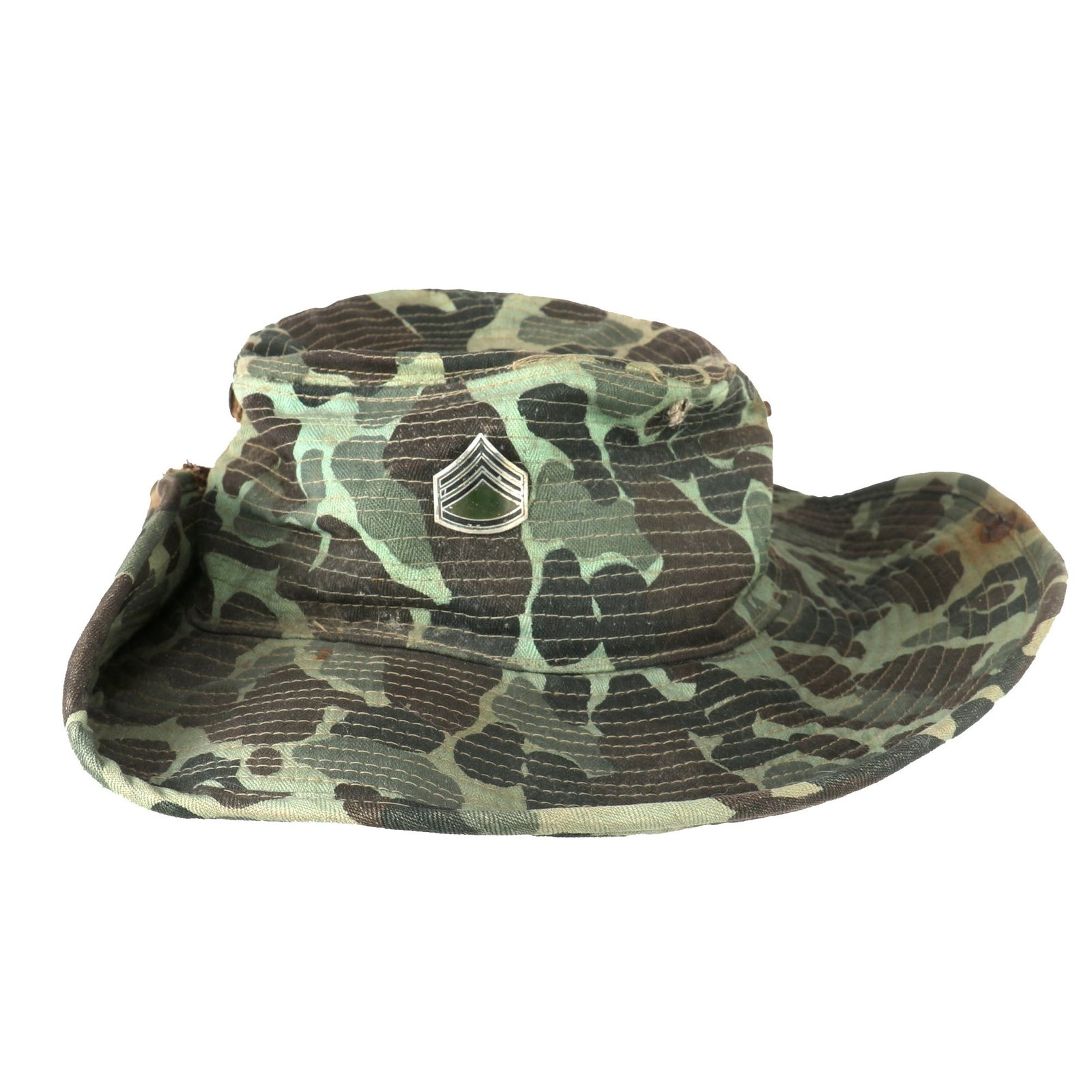 Buy Original U.S. Vietnam War Incountry-Made Cowboy Hat with Vietnamese-Made “Beer Can” Insignia - Size 7¼ - Beo Gam Camouflage | Original Firearms Antique For Sale