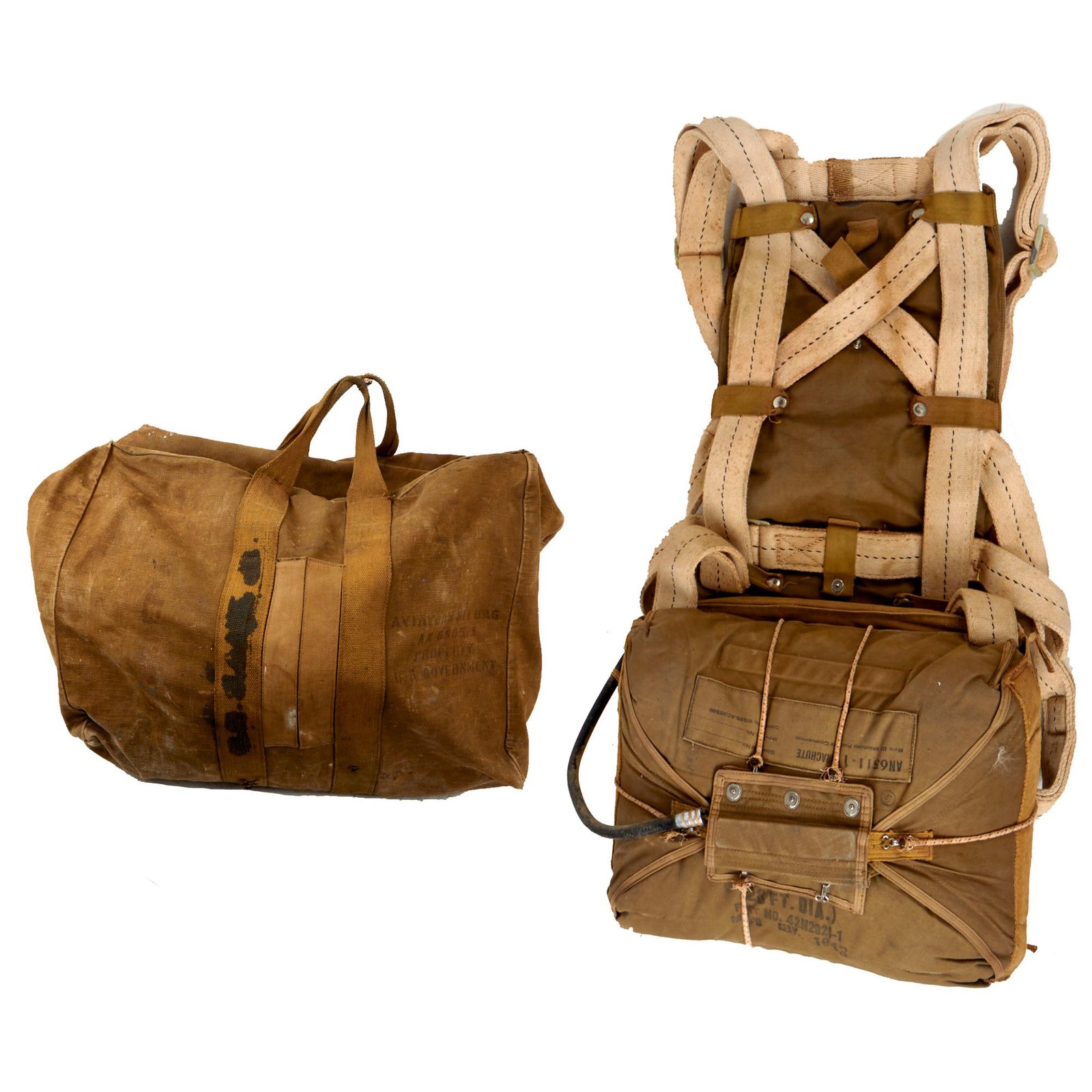Buy Original U.S. WWII Fighter Pilot AN6511-1 Parachute by Standard Parachute Corporation with Rigging in Original Bag | Original Firearms Antique For Sale