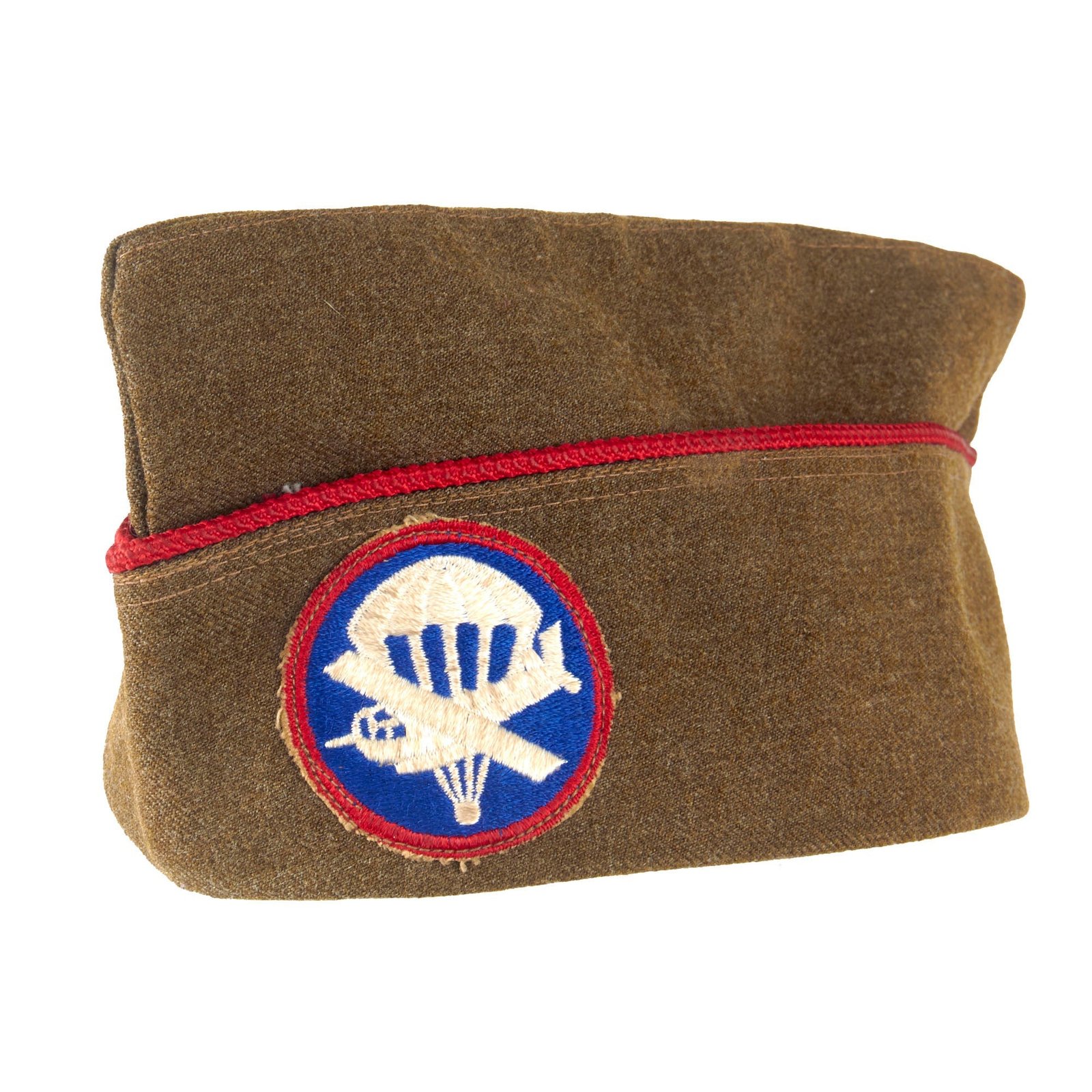 Original U.S. WWII Airborne Enlisted Garrison Cap with Artillery Piping & Paratrooper / Glider Patch