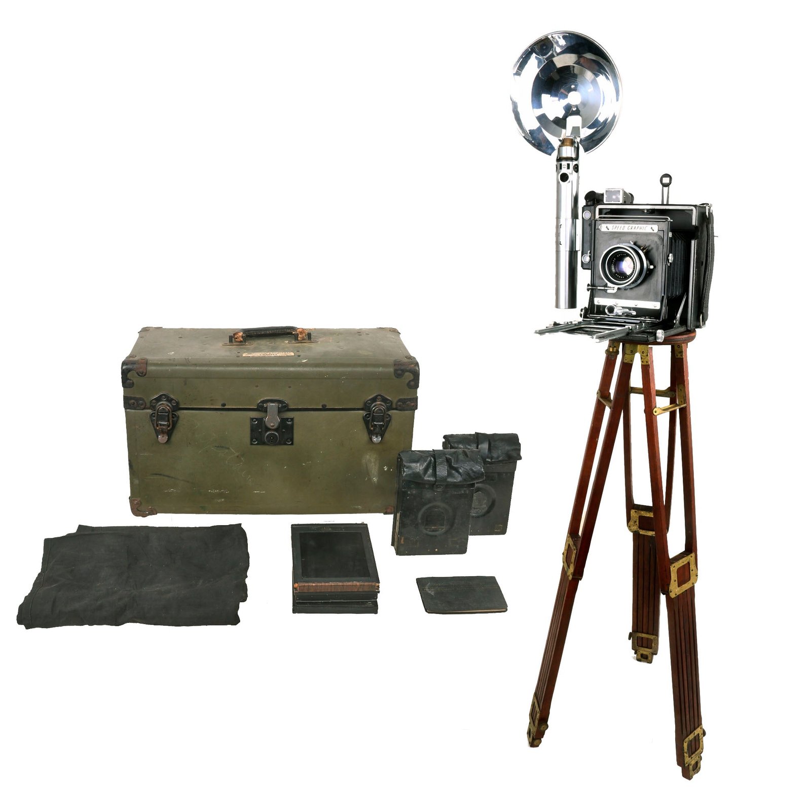 Buy Original U.S. WWII US Speed Graphic Camera by the Folmer Graflex Corp. in Original Case with Tripod & Accessories | Original Firearms Antique For Sale