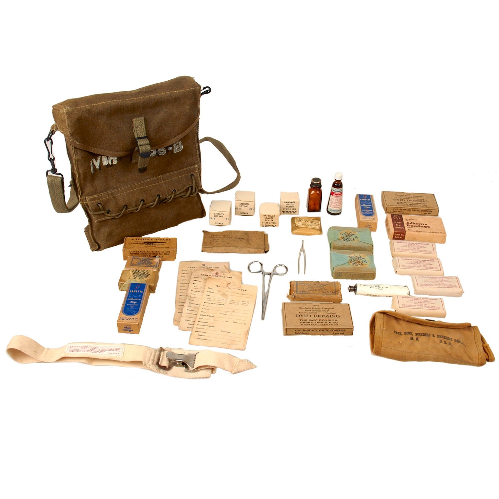 Buy Original U.S. WWII - Vietnam War Medic’s Belt Attachment Bag with WWII & Later Medical Tools & Supplies | Original Firearms Antique For Sale